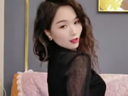 性感妖嬈 吹小泡泡 沙發上發騷黑絲情趣睡衣開腿